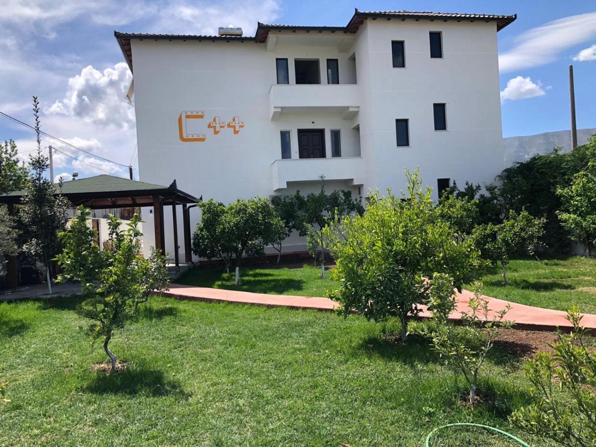 בראט Hotel Vila C Plus Plus מראה חיצוני תמונה