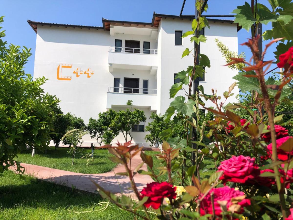 בראט Hotel Vila C Plus Plus מראה חיצוני תמונה